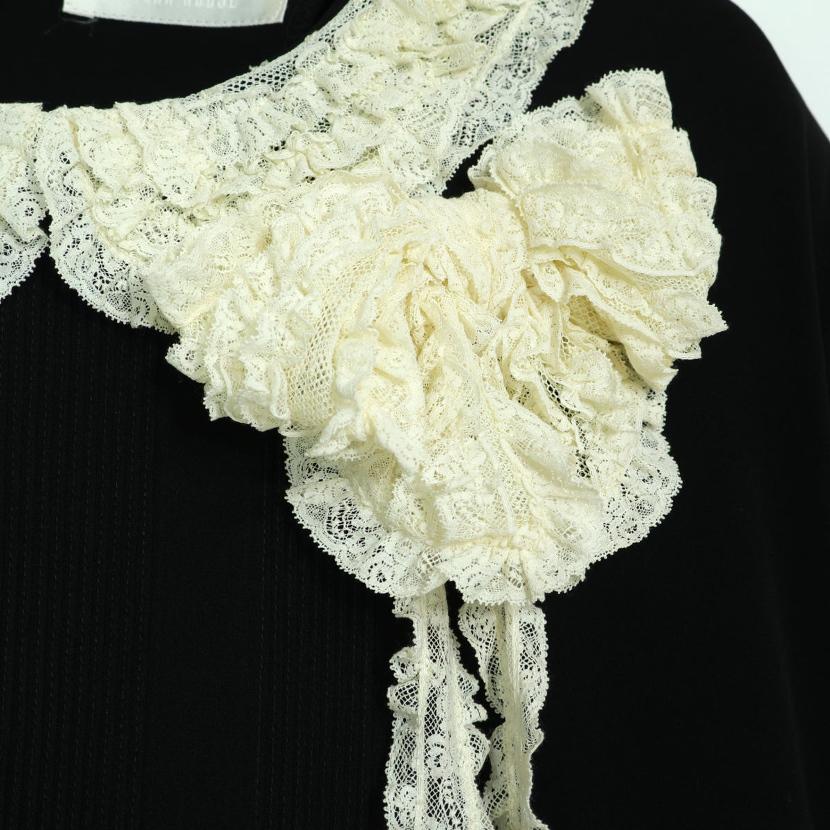 【美品】ピンクハウス★段々レース&リボン♪半袖ワンピース 黒系 ふんわりフォルム♪無地 薄手 z23039