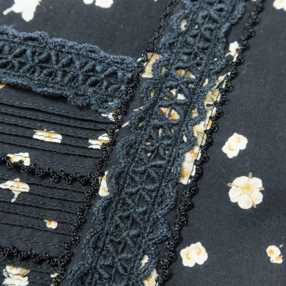 ピンクハウス★たくし上げ♪ブーケpt半袖ワンピース 黒系 リボン&スモッキング刺繡♪薄手 z19737