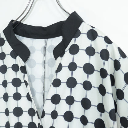 【美品】SHEIN CURVE★フレンチ袖ワンピース 大きいサイズ4XL 黒系 Vネック プリーツ 薄手 z22863
