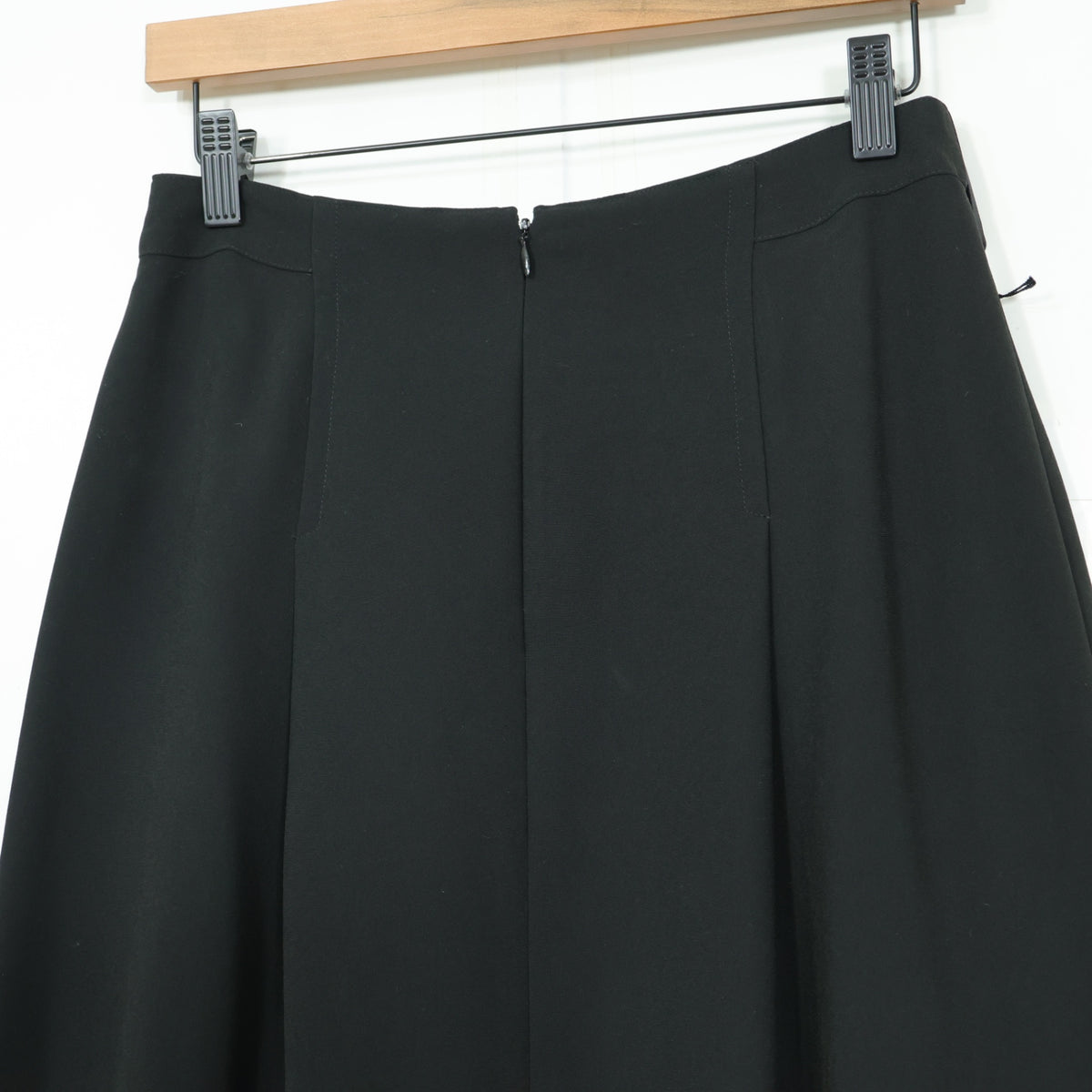 【タグ付き美品】GEORGES RECH ジョルジュレッシュ★シンプルでシック♪ 膝丈タックスカート サイズ38 黒系 z22577