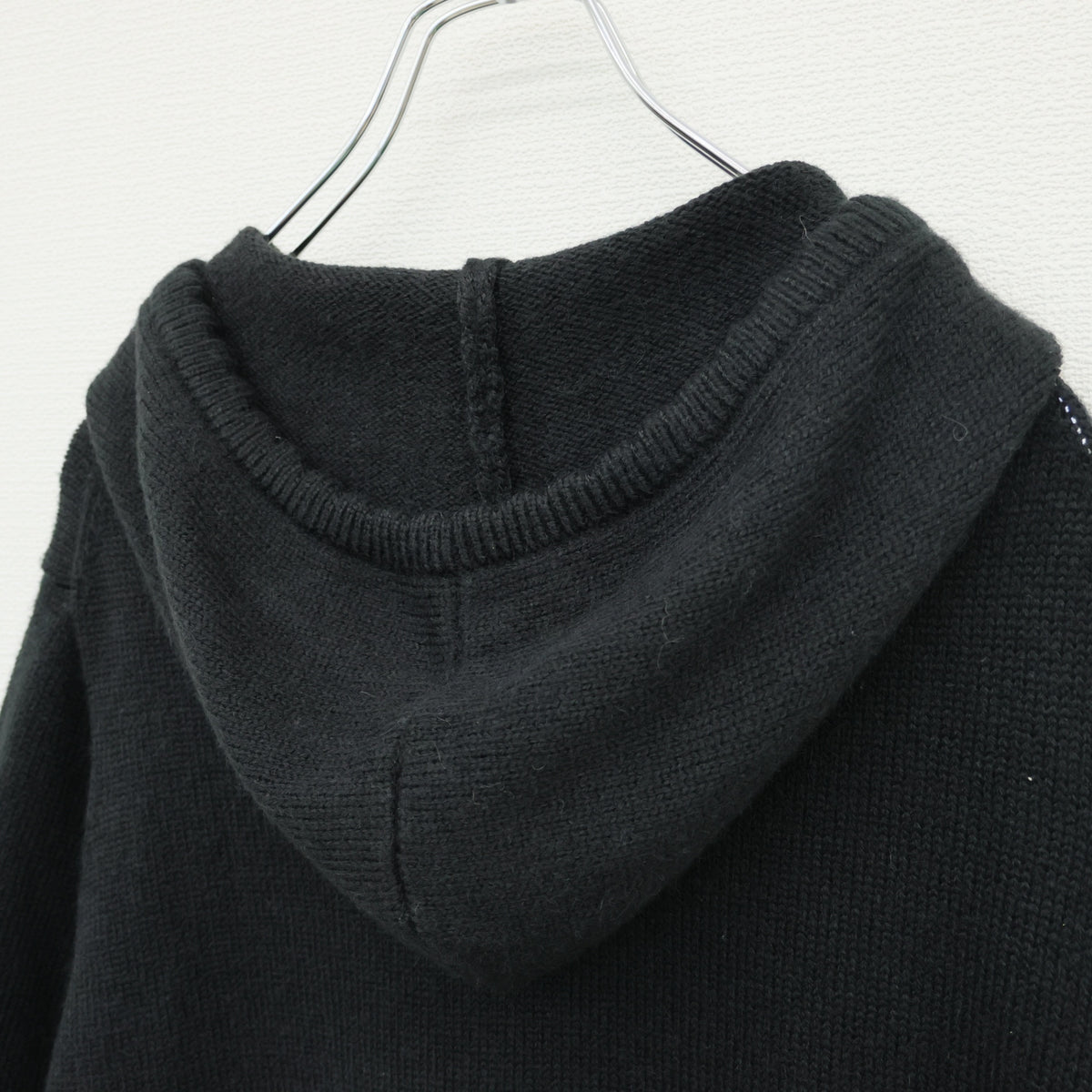 【新品タグ付】ピンクハウス★ロゴ刺繍&ゴールドボタン♪フード付きロングニットカーディガン 黒系 前開き z23520