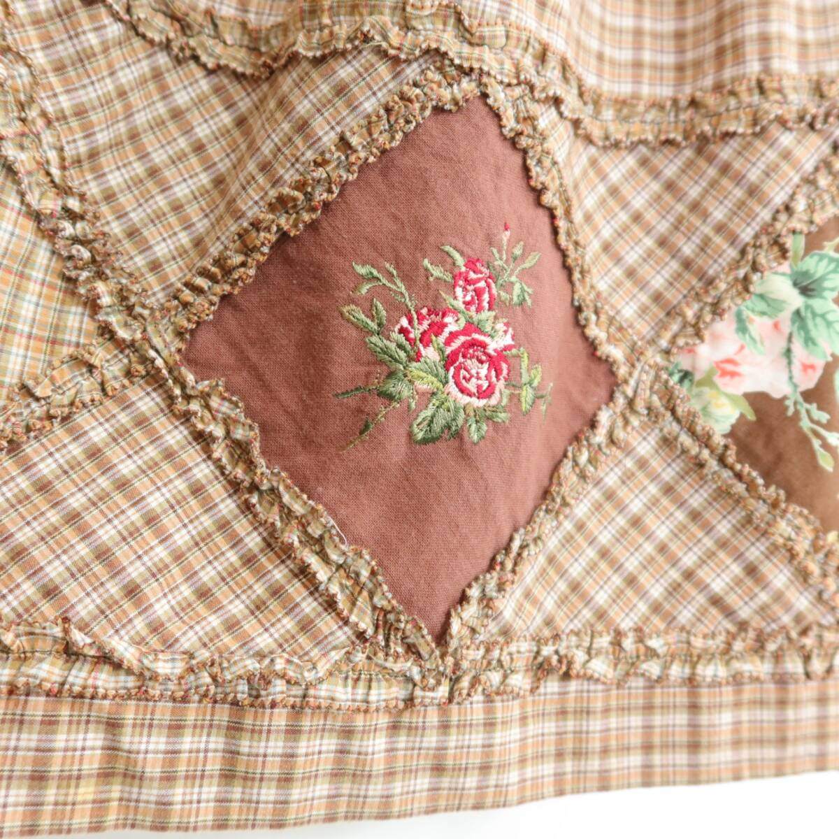 ピンクハウス★ローズ刺繍パッチワーク♪オリチェptワンピース 茶系 前開き フリルたっぷり♪薄手 z20996