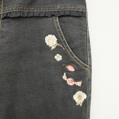 ピンクハウス★薔薇＆苺刺しゅう♪裾段々フリルのデニムパンツ クロップドも◎ 大きいサイズL 黒系 z23288