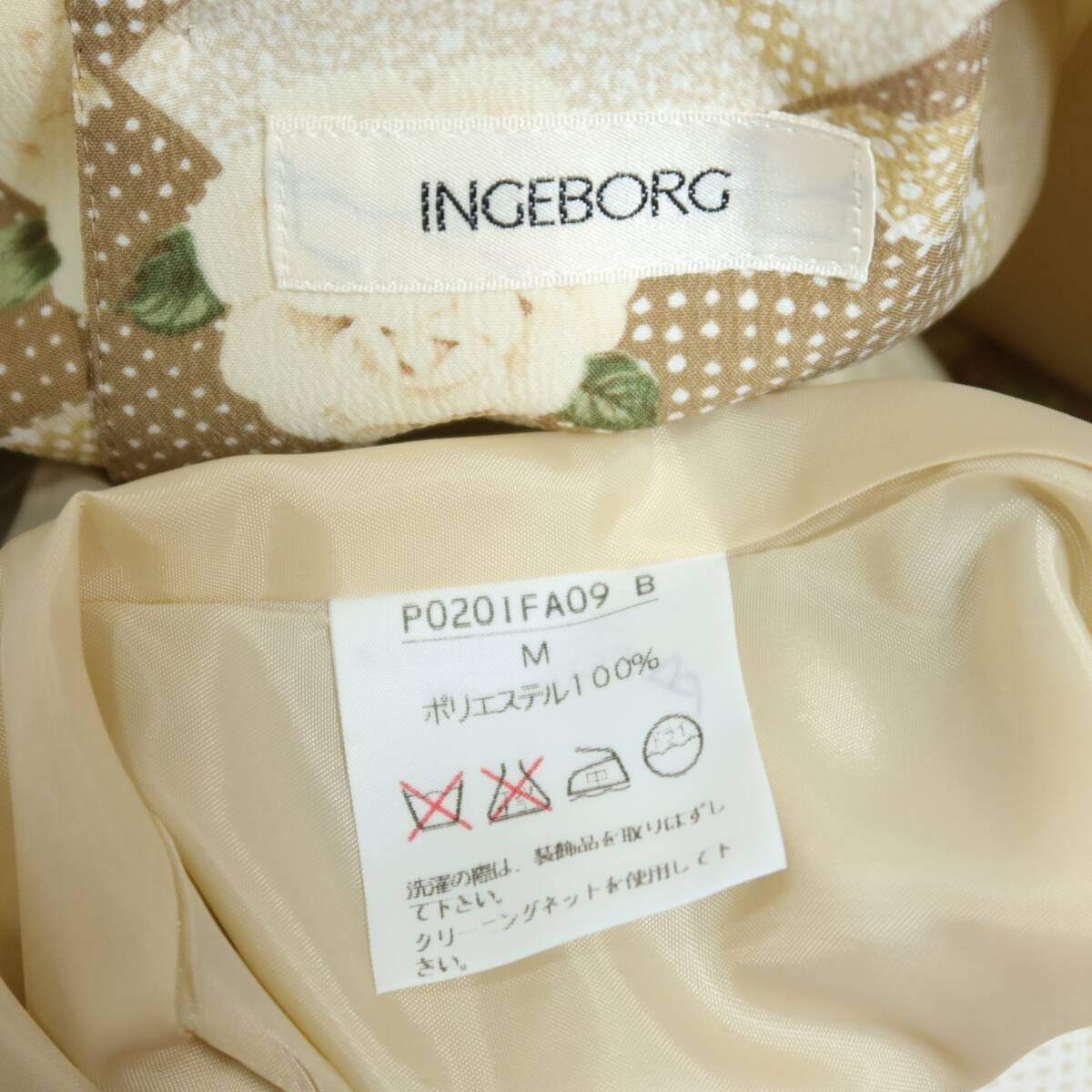 【美品】インゲボルグ★上品！カメリア&チェックpt♪半袖ワンピース サイズM ベージュ系 ブローチ付♪残布有 ＊ z20046