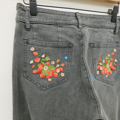 ピンクハウス★キュートな苺刺しゅう♪デニムのロングパンツ 大きいサイズL 黒系 無地 z23290