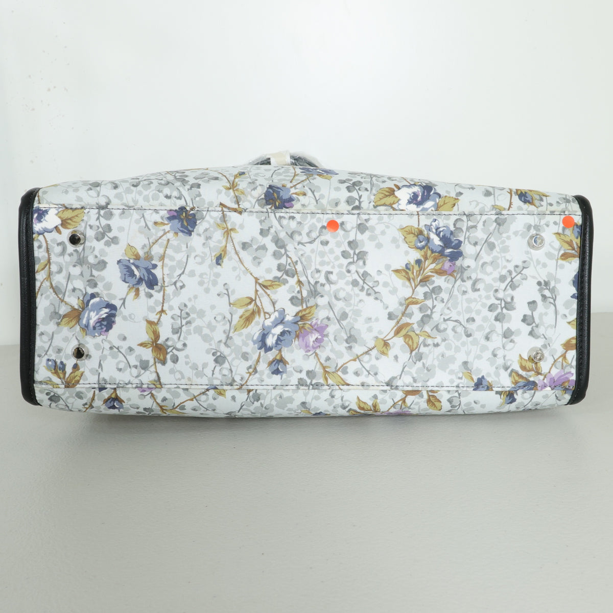 【美品】インゲボルグ★トートバッグ A4自立 パイピングトート 花柄 バラ 白系 ba264