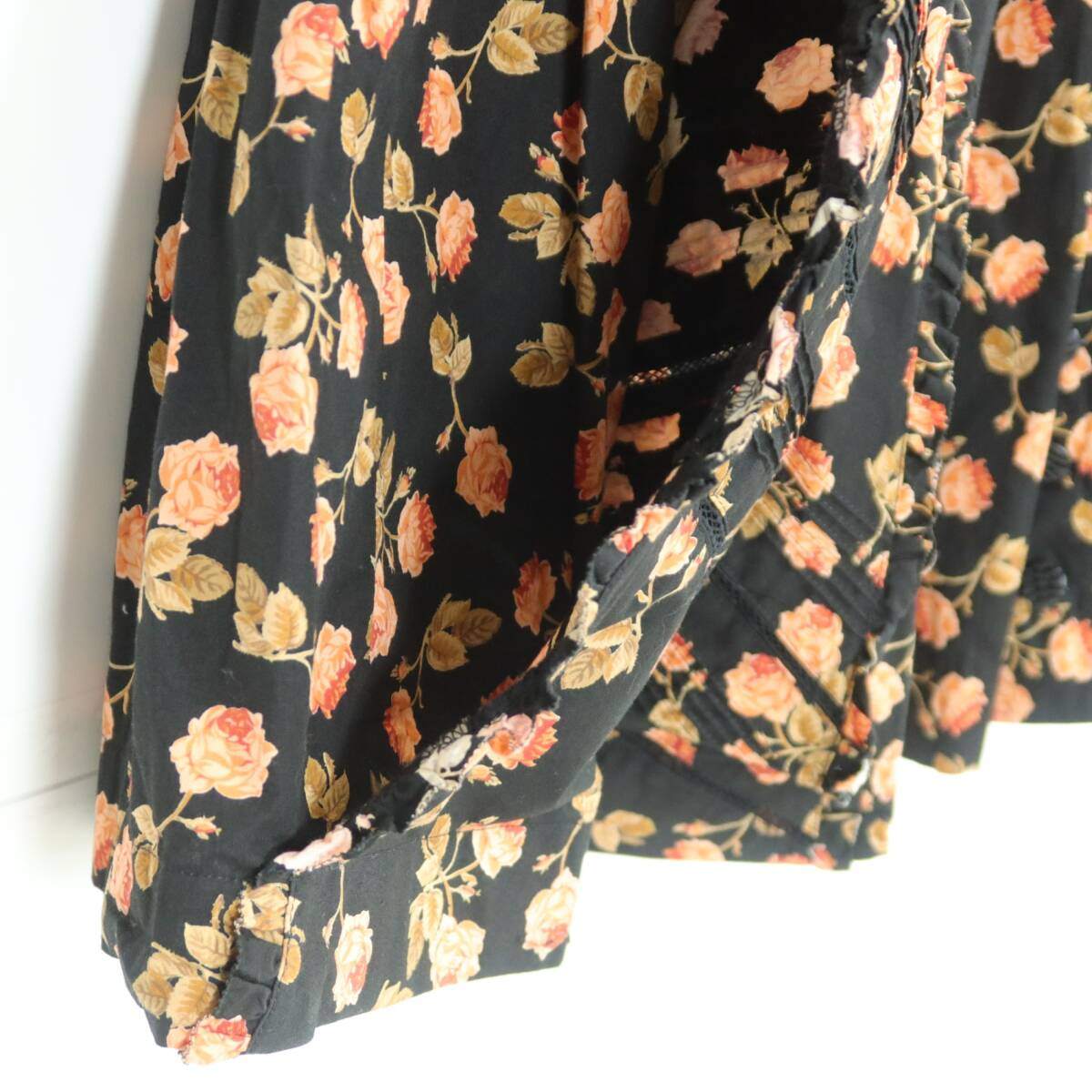 【レア美品】インゲボルグ★華やか薔薇pt♪七分袖ワンピース 黒系 前開き はしごレース&リボン♪薄手 z20078