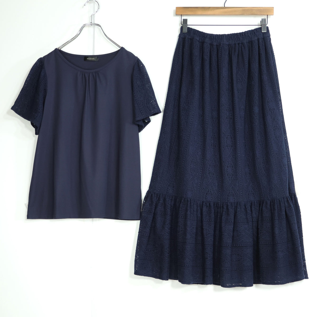 【美品】インゲボルグ★シックで可愛い♪ 編み風レース切替セットアップ 半袖ブラウス ティアード スカート サイズ9号 濃紺系 z23091
