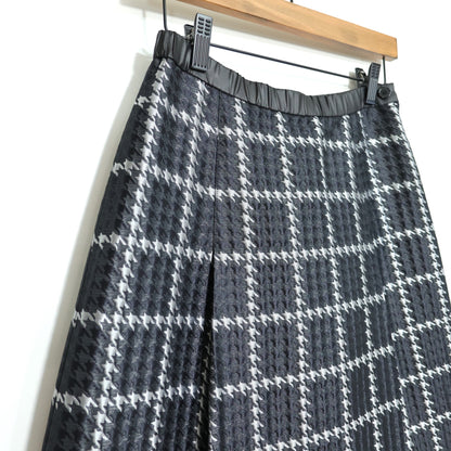 ギャバジンケーティー Gabardine K.T★シルバーのきらめき♪ボックスプリーツスカート サイズ9 黒系 チェック柄 薄手 z22084
