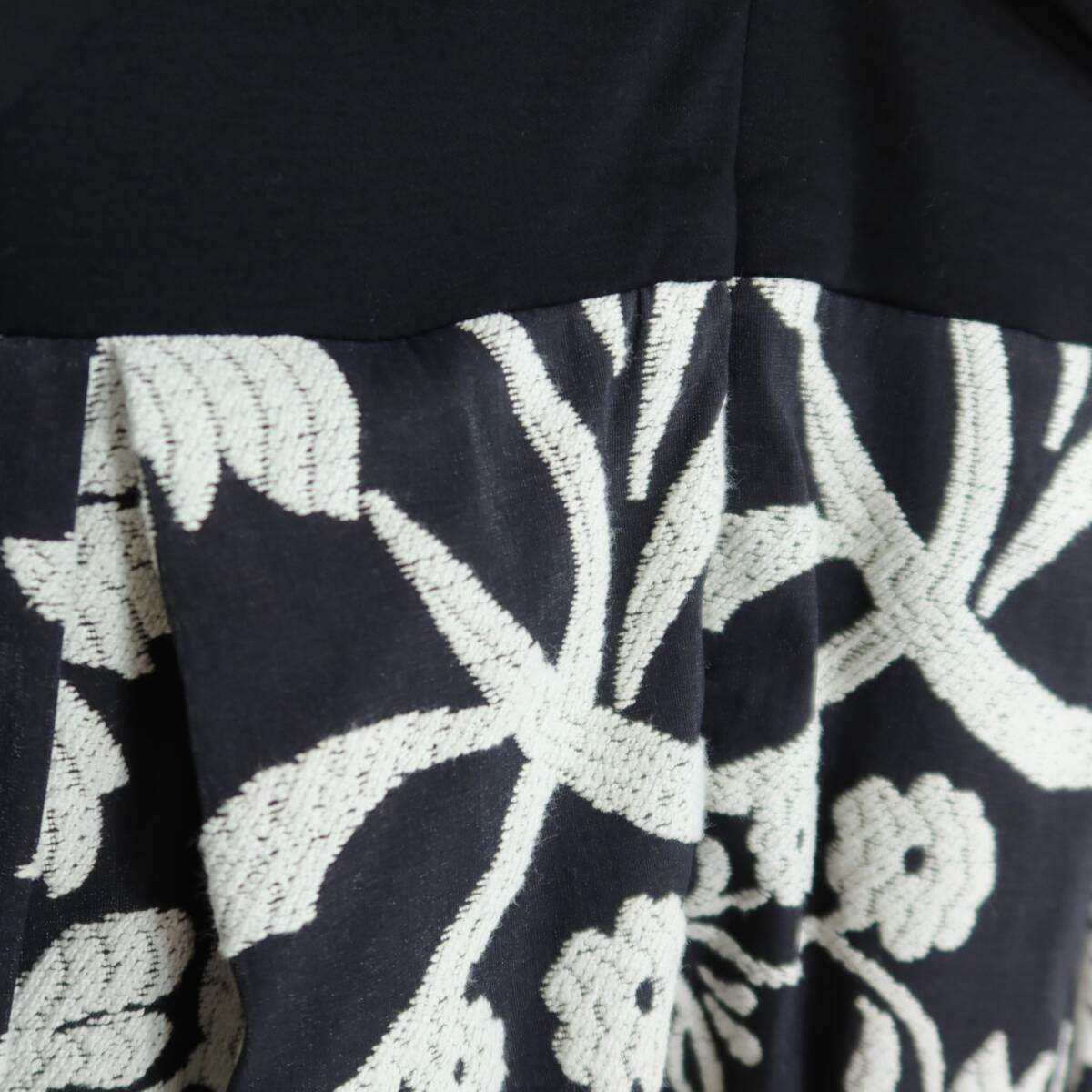 【極美品・紙タグ】ベルナール・ぺリス★刺繍付き♪カットソーワンピース 黒系 ストレッチ素材♪z20416