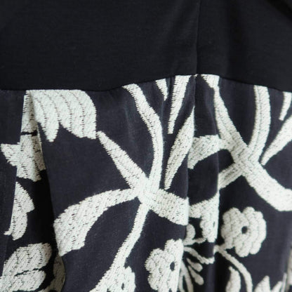 【極美品・紙タグ】ベルナール・ぺリス★刺繍付き♪カットソーワンピース 黒系 ストレッチ素材♪z20416