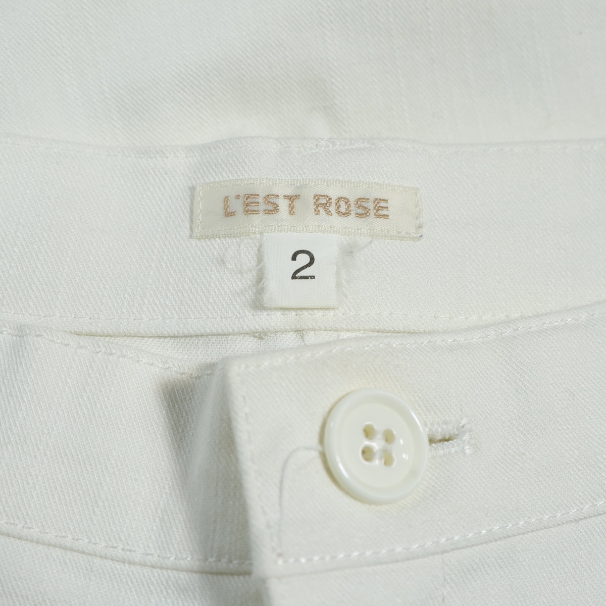 レストローズ L'EST ROSE ★ 裾フリル ストレッチ デニム クロップドパンツ  サイズ2 白系 z22942