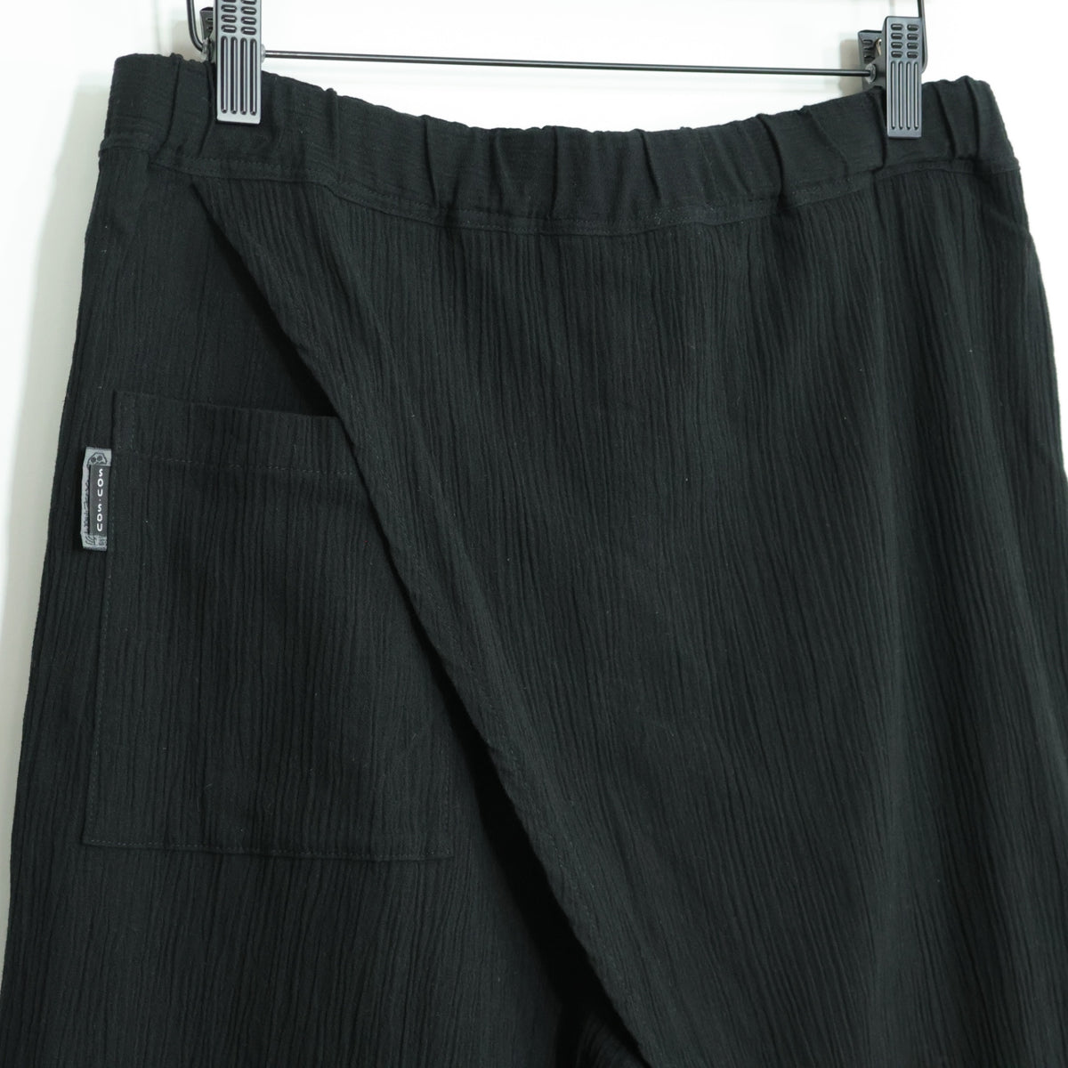 【美品】SOUSOU ソウソウ★高島縮 手柄寛衣下 片身替わり 金襴緞子 濡羽色 サイズM イージーパンツ 黒系 z22717