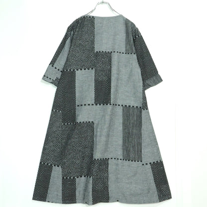 【美品】SOUSOU×le coq sportif BIKE★和モダン柄が素敵♪間がさね 半袖 ワンピース 黒グレー系 z22899