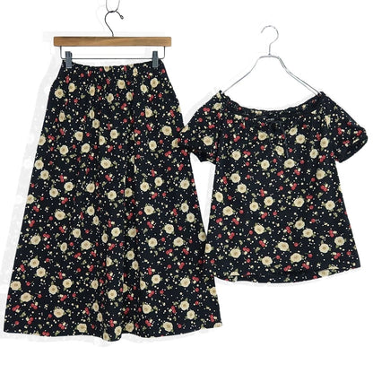 【美品】ピンクハウス★舞い散るチェリーとお花pt♪ 半袖カットソー&ギャザースカート 上下2点 黒系 ＊ z20203