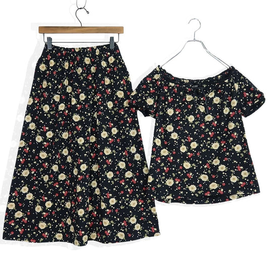 【美品】ピンクハウス★舞い散るチェリーとお花pt♪ 半袖カットソー&ギャザースカート 上下2点 黒系 ＊ z20203