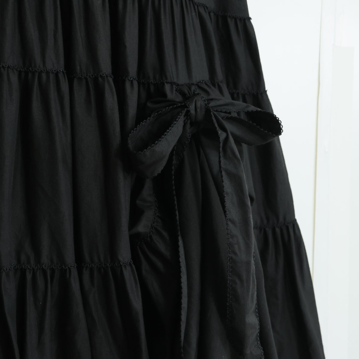 【極美品】ピンクハウス★たくし上げリボン♪ふんわりローンワンピース 黒系 ミニリボン使い♪2026年 z22517