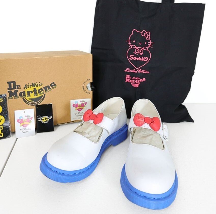 【希少】Dr.Martens×Hello Kitty★限定コラボシューズ トート・缶バッジ付 UK6(25cm前後) 白系＊sh166