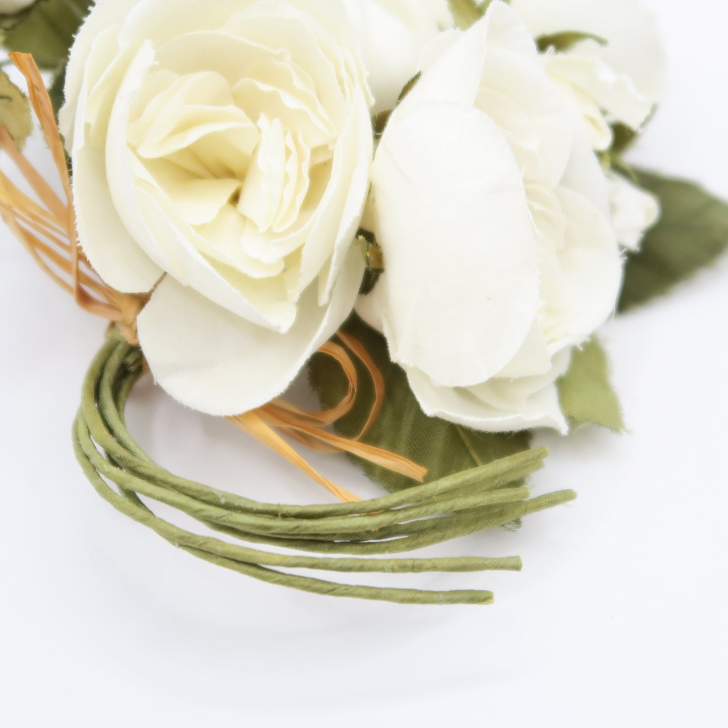 【美品】ピンクハウス★豪華！白薔薇のブーケコサージュ オフ白系 ローズ 花束＊ko069