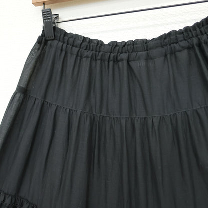 【極美品】ピンクハウス★ドイリーレース♪かぶせ段々のローンギャザースカート 黒系 前開き はしごレース&リボン♪薄手 z23542