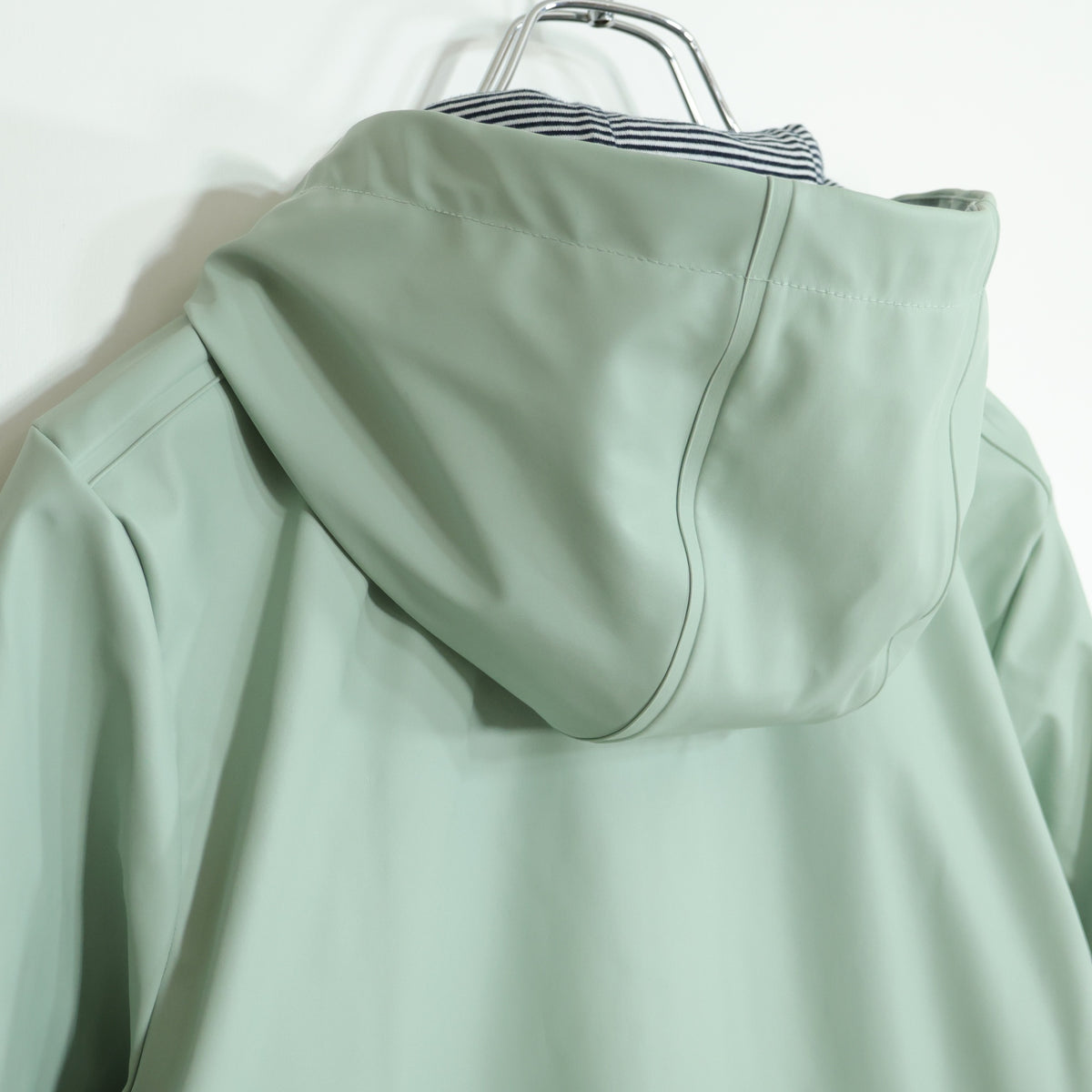 【美品】PETIT BATEAU プチバトー★カラーが素敵♪ヨットパーカー サイズXS ライトグリーン系 防風＆撥水 z22463