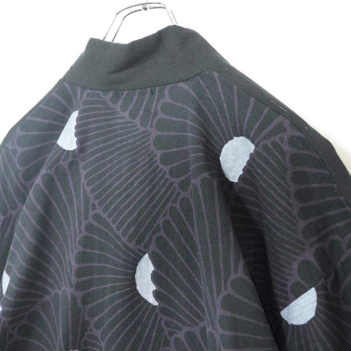 【美品】SOUSOU ソウソウ★高島縮 ジバン 風靡 片身替わり 菊扇 サイズM 濡羽色 黒系  薄手 z22734