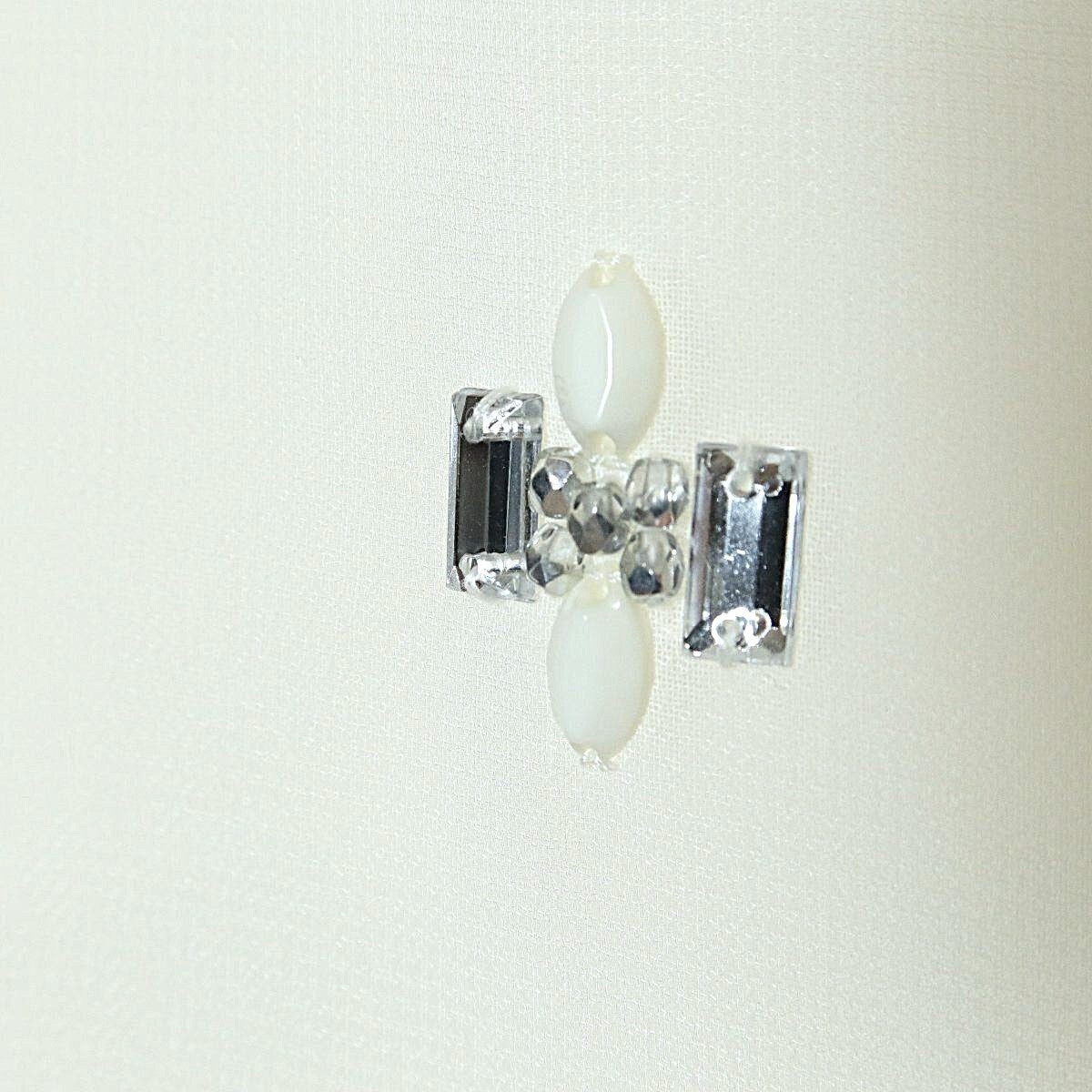 【極美品・タグ付き】レリアン★ビジュー シアーカットソー 半袖 ブラウス  サイズ9号 上品 オフ白系＊z11341
