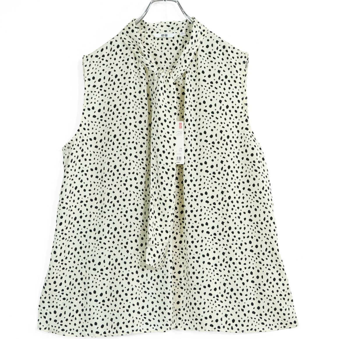 【新品タグ付】ユニクロ★パンサー♪ボウタイブラウス ノースリーブ 大きいサイズ3XL オフ白系 前開き 薄手 z22856
