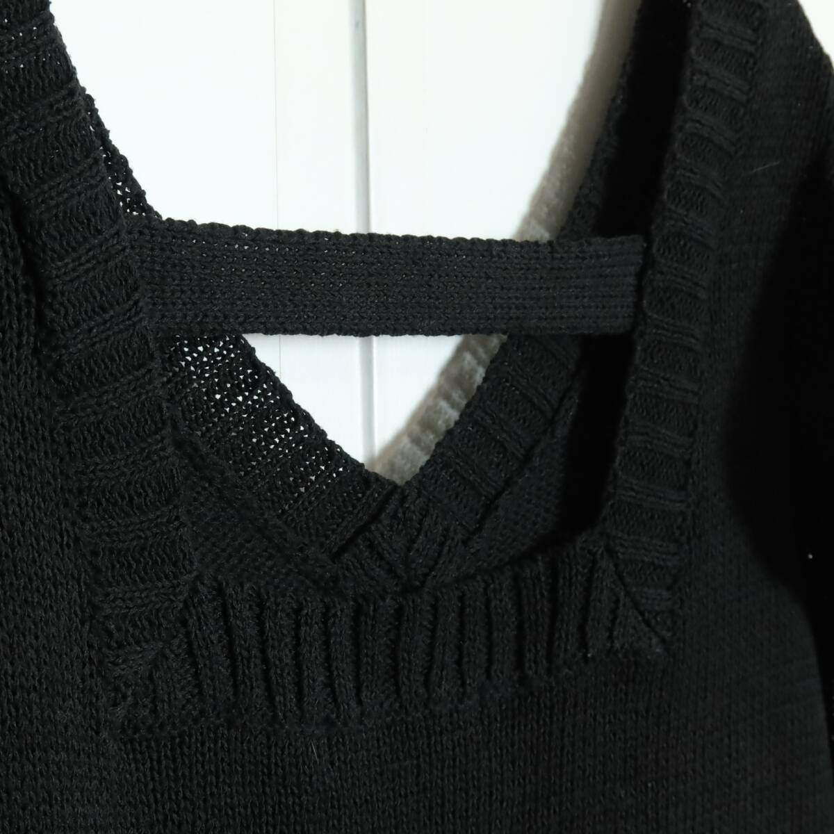 【美品】インゲボルグ★袖フリルが可愛い！ニットベスト 黒系 透かし編み♪無地  ＊z15832
