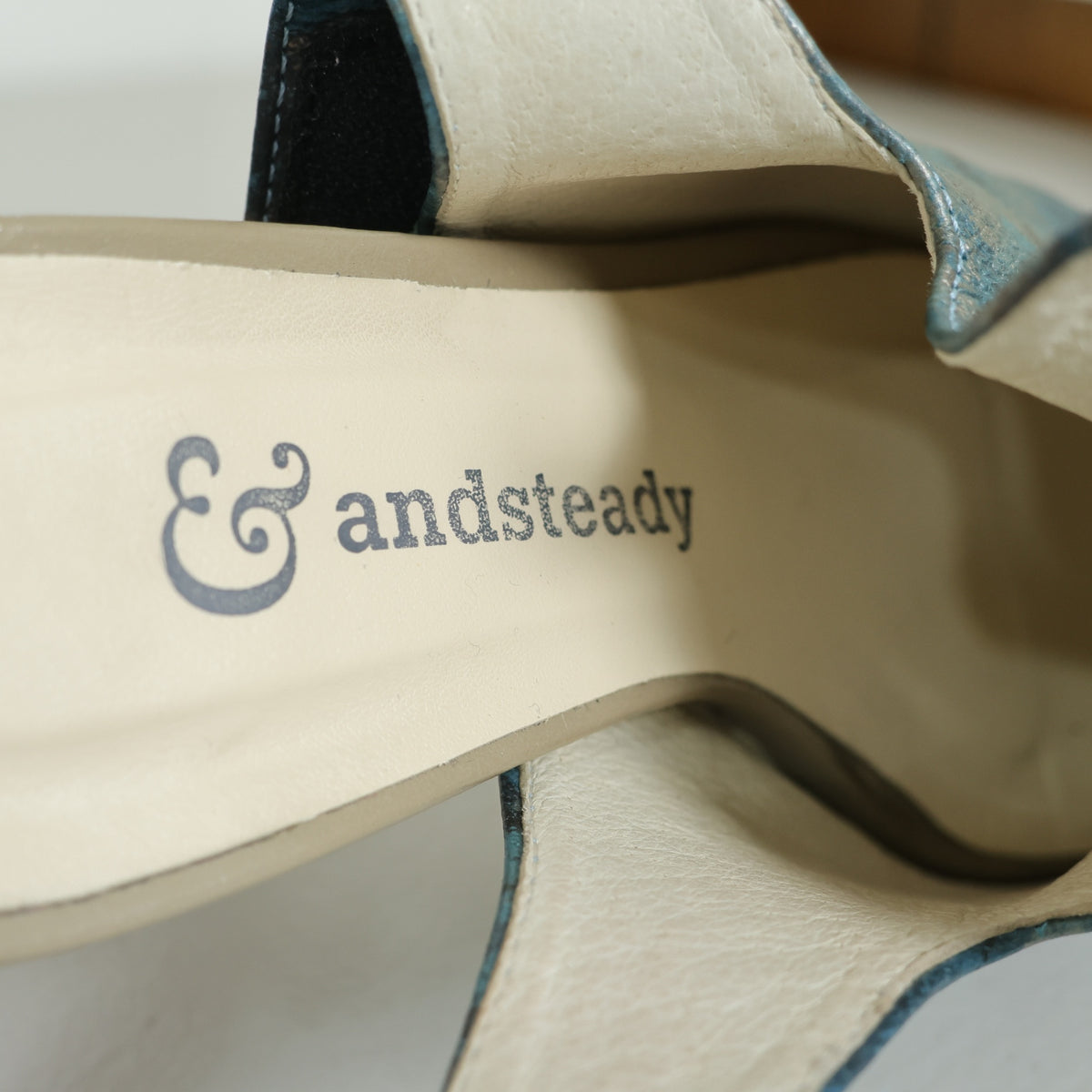 andsteady★オープントゥ サンダル パンプス ブルー ブロンズ 総柄 バックストラップ  青系 sh240