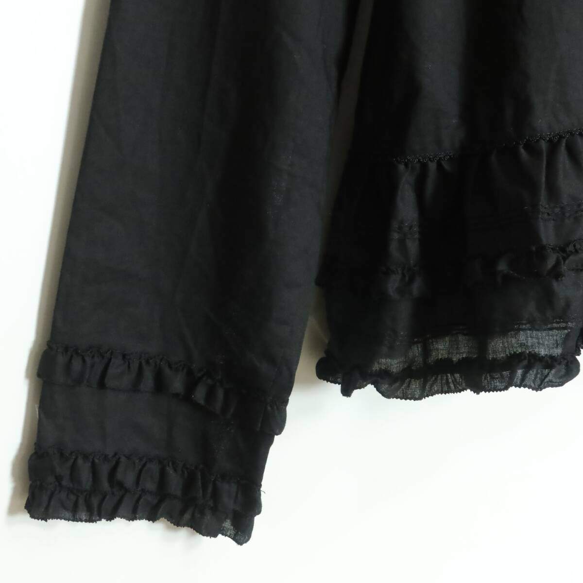 【美品】ピンクハウス★可愛いお花のモチーフが印象的！ドットチュールレース使い♪ブラウス 黒系 段々フリルも♪*z19271