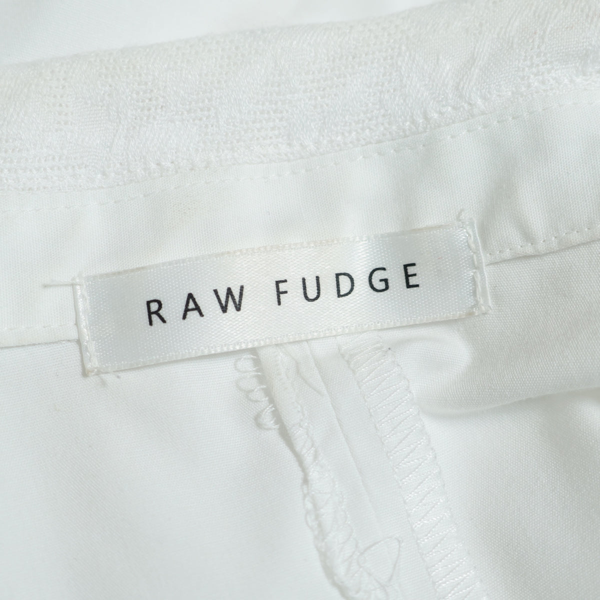 RAW FUDGE★涼しげなレース♪テーラードジャケット 夏用 サイズＭ 白系 無地 薄手 z22085