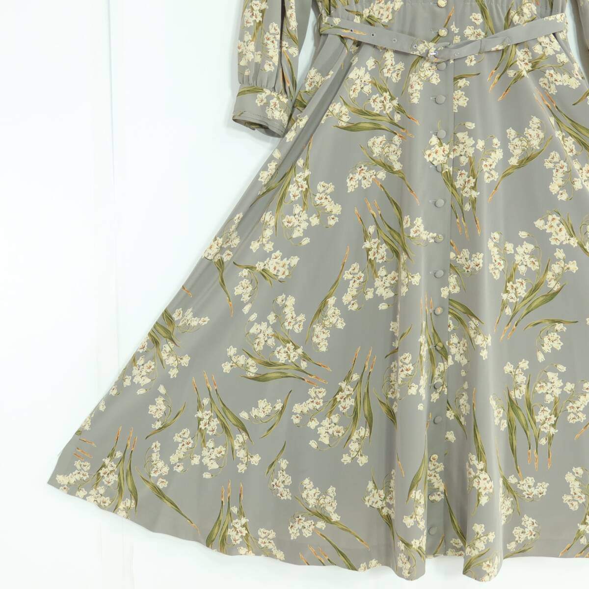 インゲボルグ★セーラー襟の七分袖ワンピース グレー系 はしごレース&ボウタイ付♪花柄 薄手 z19623