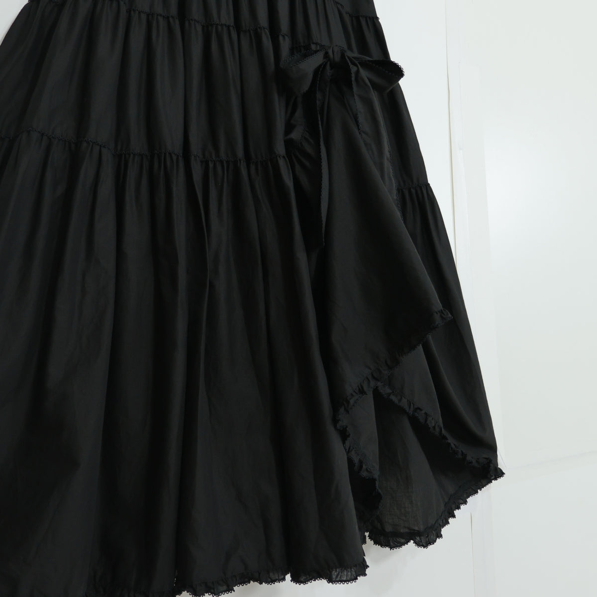 【極美品】ピンクハウス★たくし上げリボン♪ふんわりローンワンピース 黒系 ミニリボン使い♪2026年 z22517