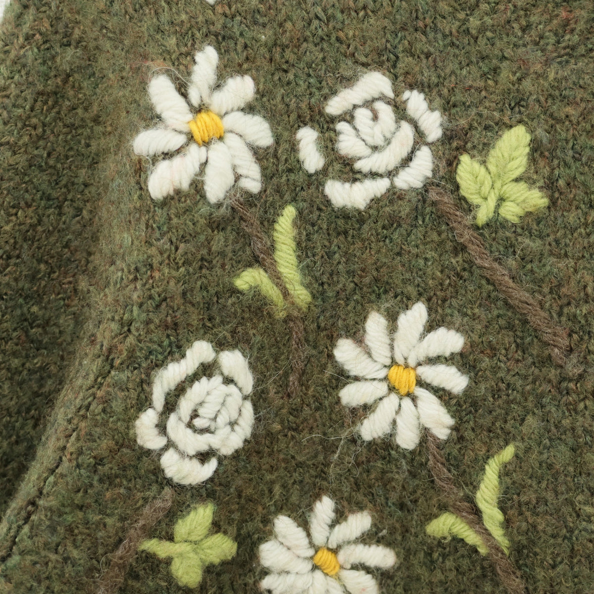 ピンクハウス★ひなぎく刺繍が可愛い♪ニットカーディガン カーキグリーン系 前開き 厚手 z23453