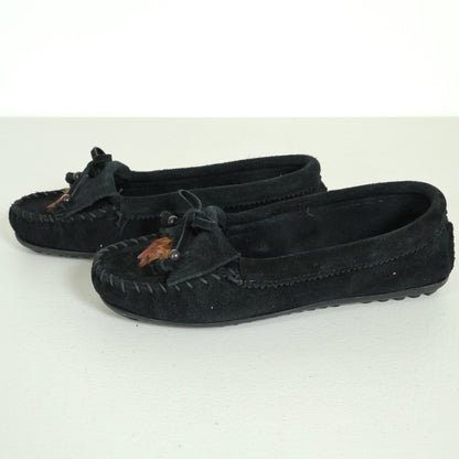 MINNETONKA★スエードモカシン 羽 ビーズ リボン サイズ7 24.0cm 黒系 sh244