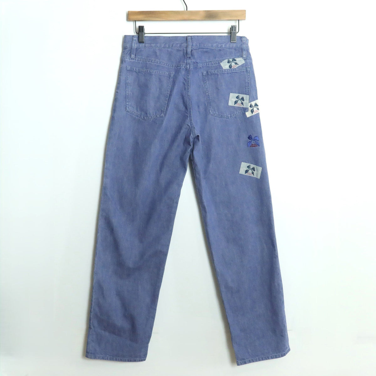 【美品】ピンクハウス★リボン刺しゅうとワッペンが舞う♪ ストレートデニム・ジーンズ サイズL 青系 z18718