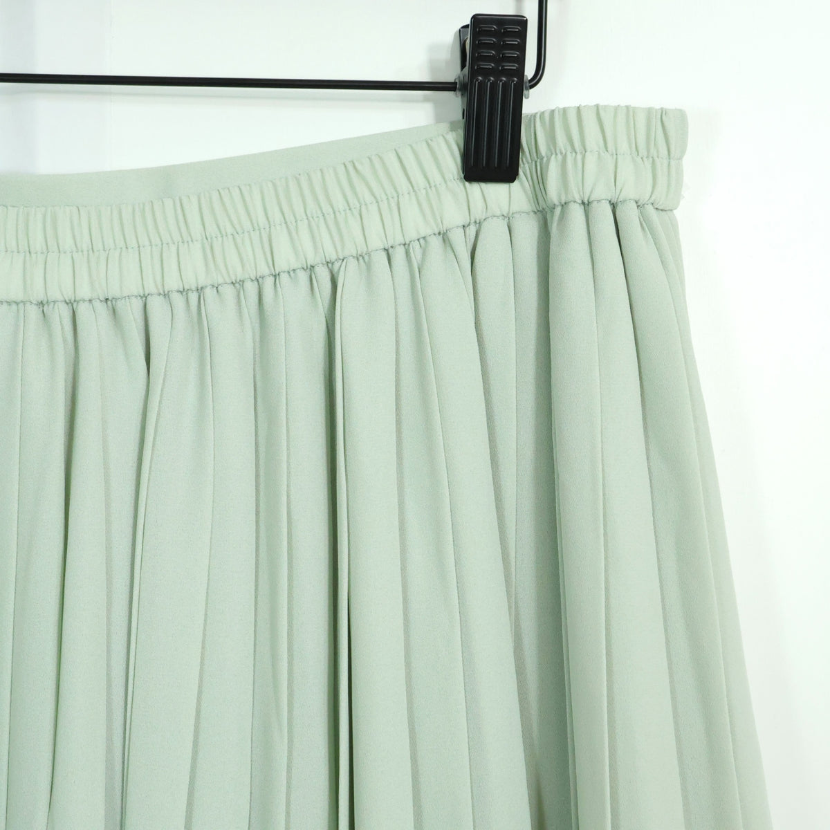 【新品タグ付】UNIQLO★シフォンプリーツロングスカート♪裏地付き 大きいサイズXXL ミントグリーン系 z22882