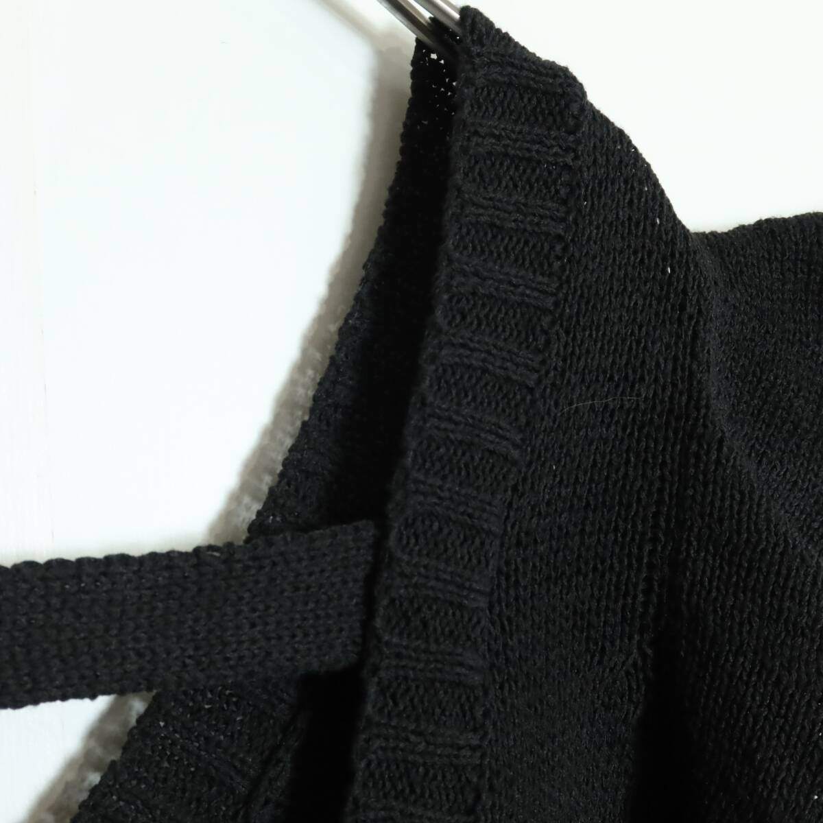 【美品】インゲボルグ★袖フリルが可愛い！ニットベスト 黒系 透かし編み♪無地  ＊z15832