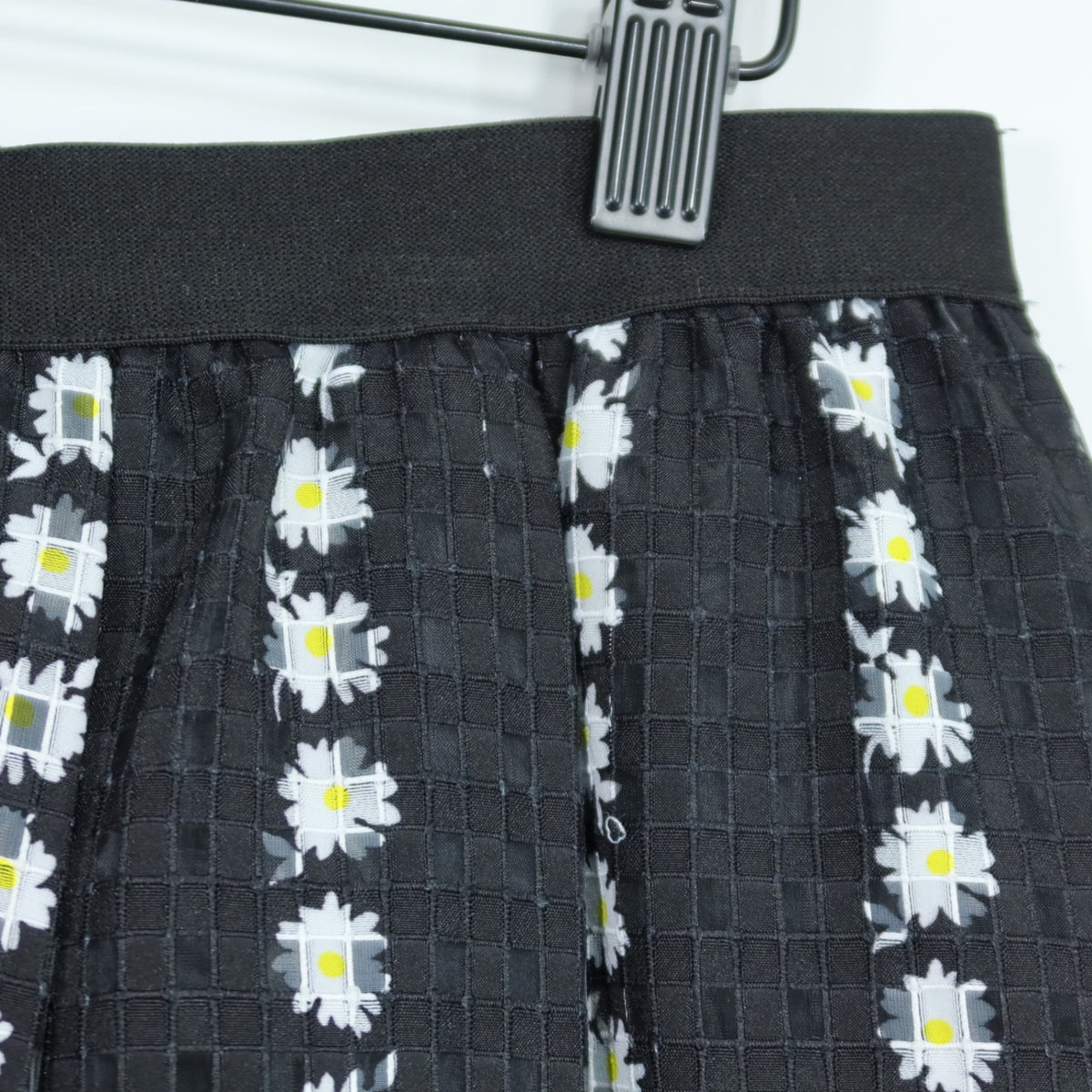 【美品】レリアン★涼しげ♪透け感が美しいメッシュ風スカート 大きいサイズ13+ 黒系 花柄 薄手 z20953