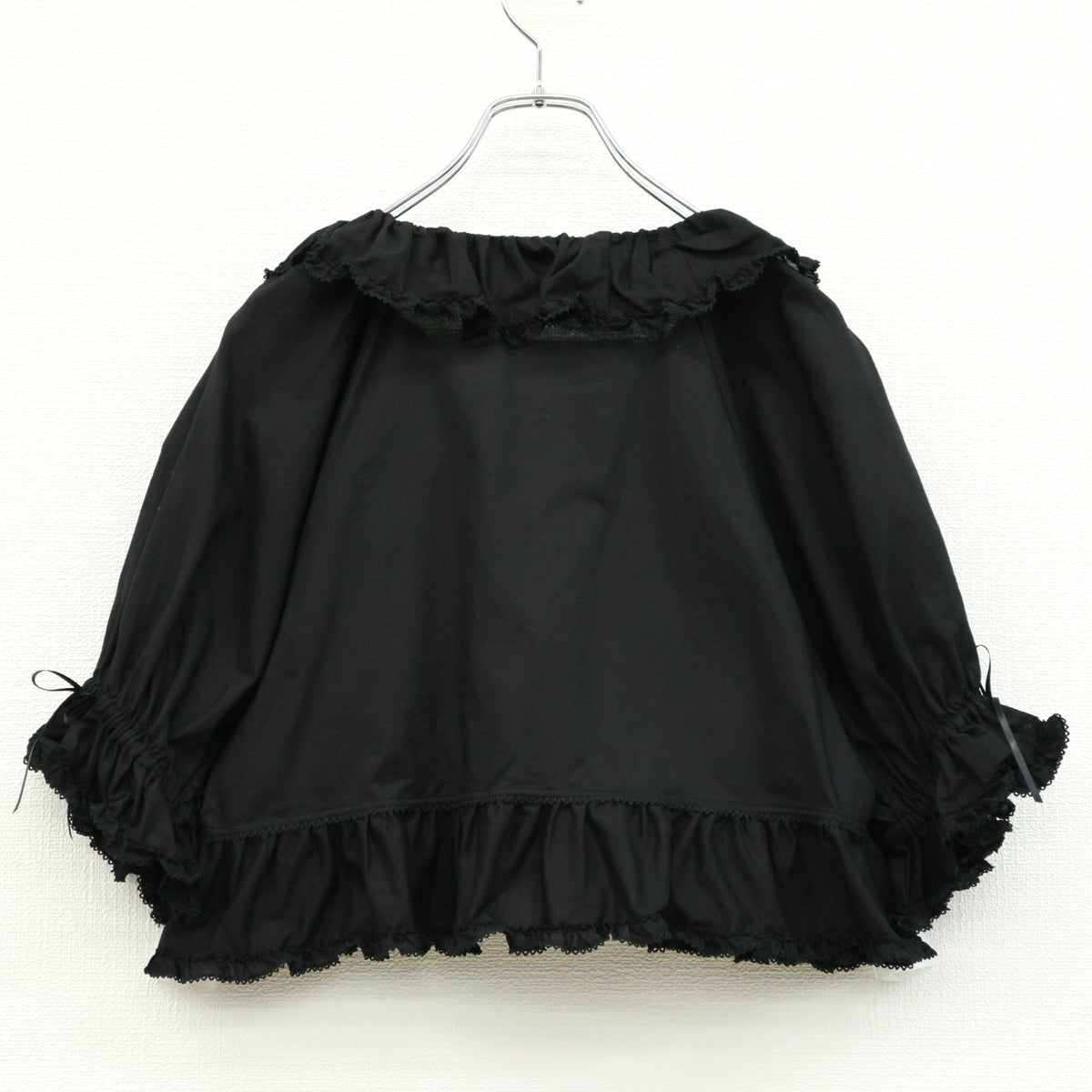 【美品】ピンクハウス★たっぷりフリル♪キュートな半袖ローンブラウス ボレロ風 黒系 2023年製 無地 z23576