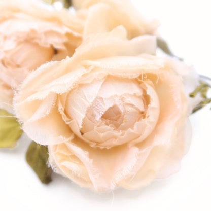 ピンクハウス系？★大人上品！薔薇のコサージュ 生成クリーム色系 ＊ko098