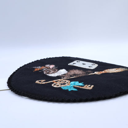 【美品】ピンクハウス★大人可愛い！うさぎの刺しゅう ワッペンブローチ 黒系 ko150