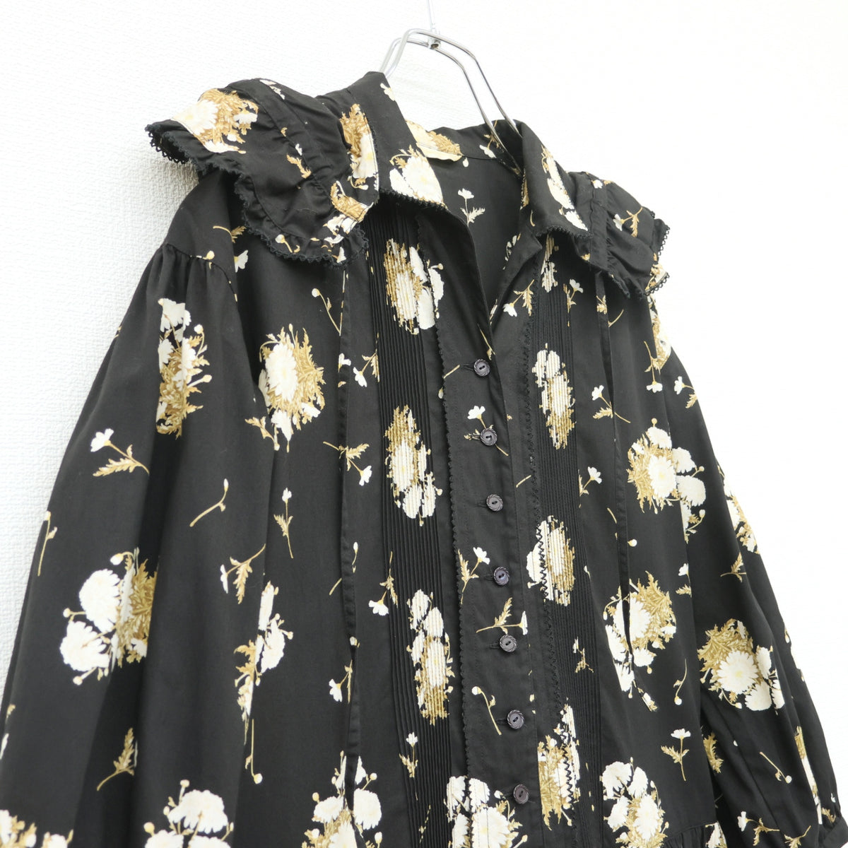 ピンクハウス★草花pt♪七分袖ワンピース 黒系 前開き フーディ可 フリル♪薄手 z23382