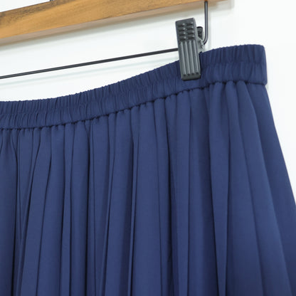 【新品タグ付】UNIQLO★シフォンプリーツロングスカート♪裏地付き サイズXXL ネイビー系 z22880