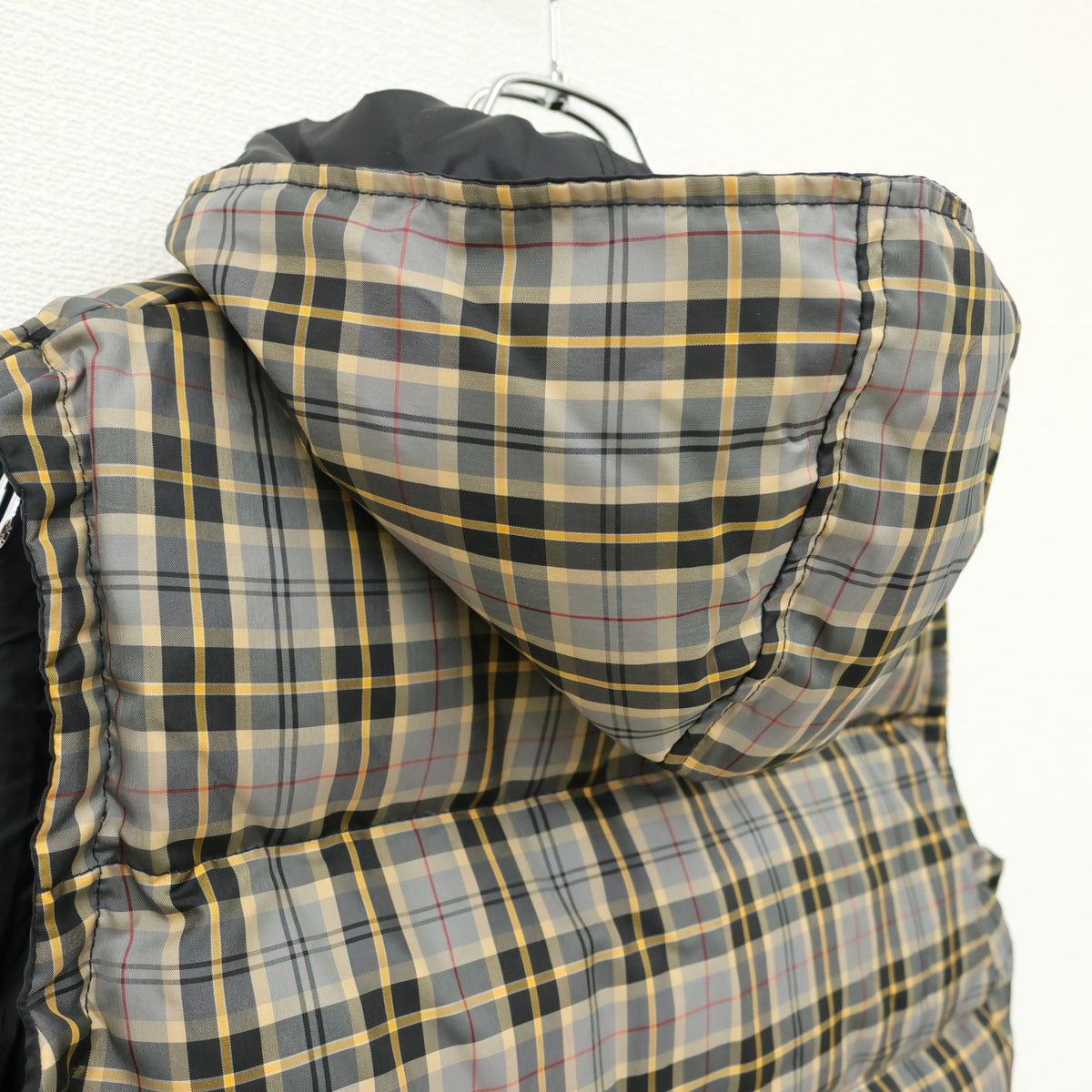 ピンクハウス★リバーシブル♪ダウンベスト フード付き 黒×ミックス系 チェック柄&ロゴ刺繍♪z23334