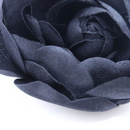 【美品】シックな黒カメリア チュールの花びら コサージュ ブラック系　＊ko108