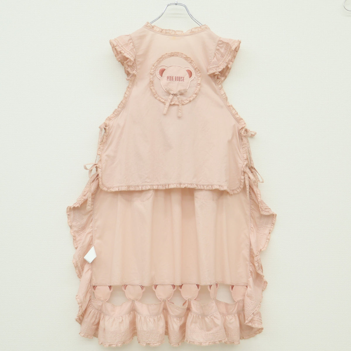 【極美品】ピンクハウス★フラワーピクニック♪くま付きエプロンドレス ローンタブリエ ピンク系 2023年 無地 z23284