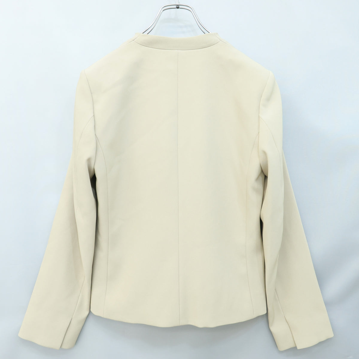 【美品】ロペ★大人上品♪ノーカラージャケット ボタンレス サイズ38 ベージュ系 無地 z23613