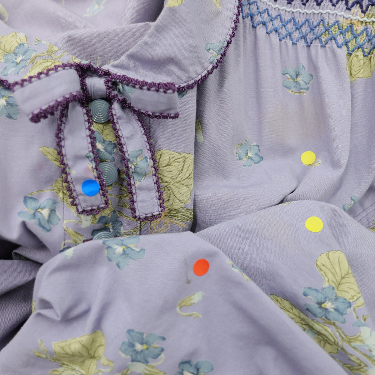 ワンダフルワールド★たくしあげデザイン♪繊細なスモッキング刺繍 半袖 ピコレース 前開きワンピース 紫系 z23320